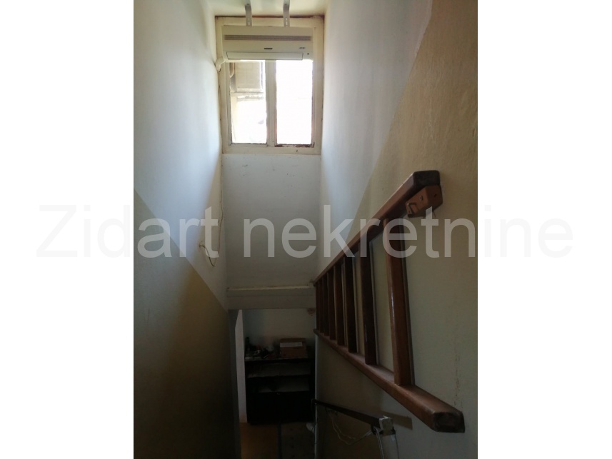 Будинок, 1313 м², 95 000$ — FAKTOR